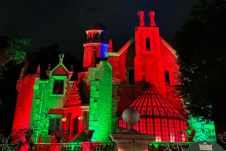 10 Secrets of the Haunted Mansion
